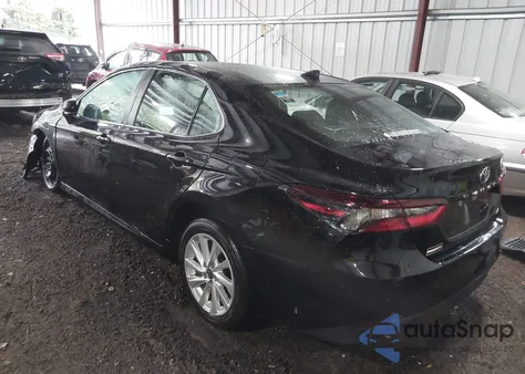 2023 Toyota Camry Le z USA, uszkodzony, nr VIN 4T1C11AKXPU743327